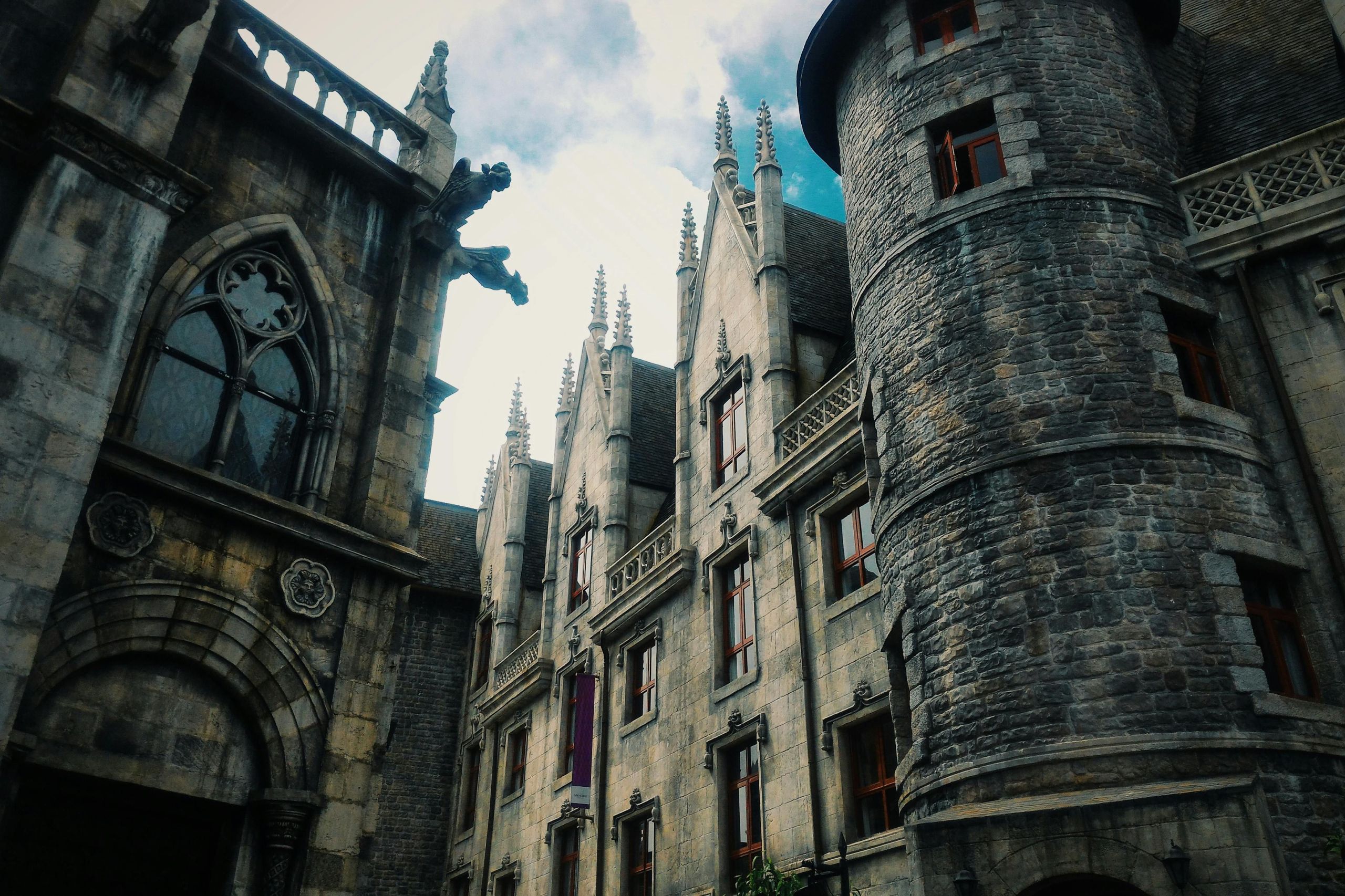 Gotikinė bažnyčia Vilniuje: architektūros grožis ir istorijos paslaptys